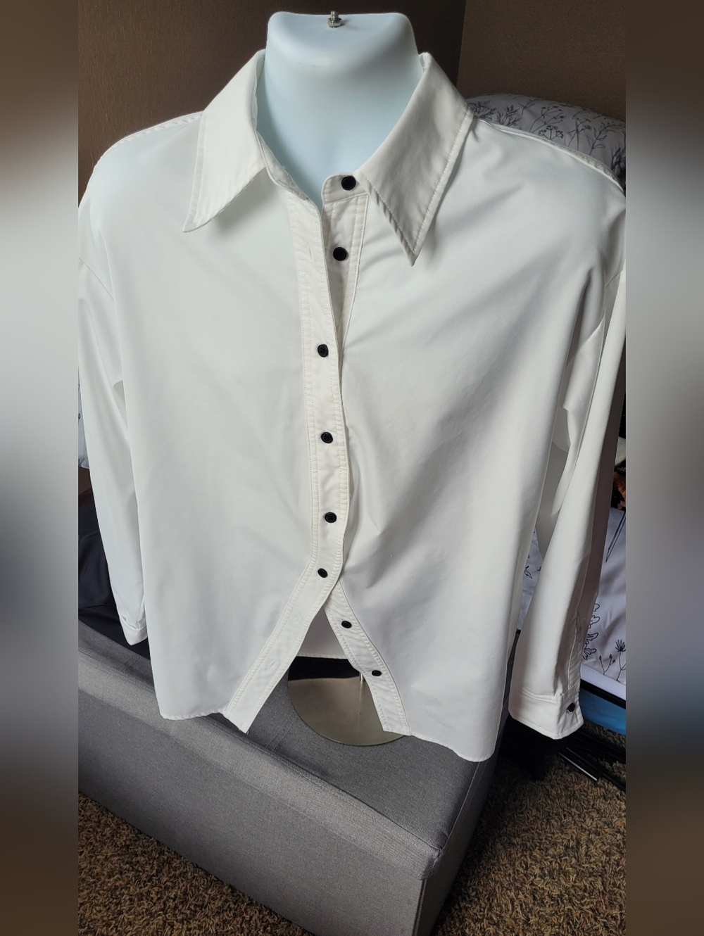Poplin White Button-Front Women's Shirt - Picture 2 of 5
